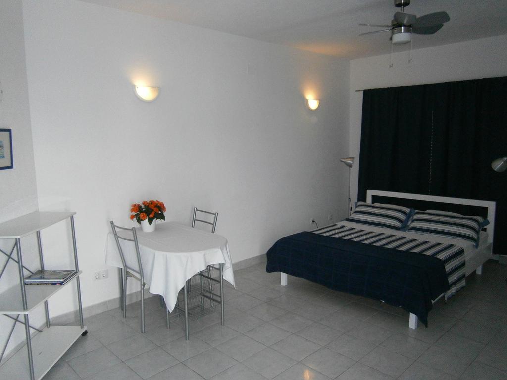 Apartments Grbin (Adults Only) Lumbarda Quarto foto